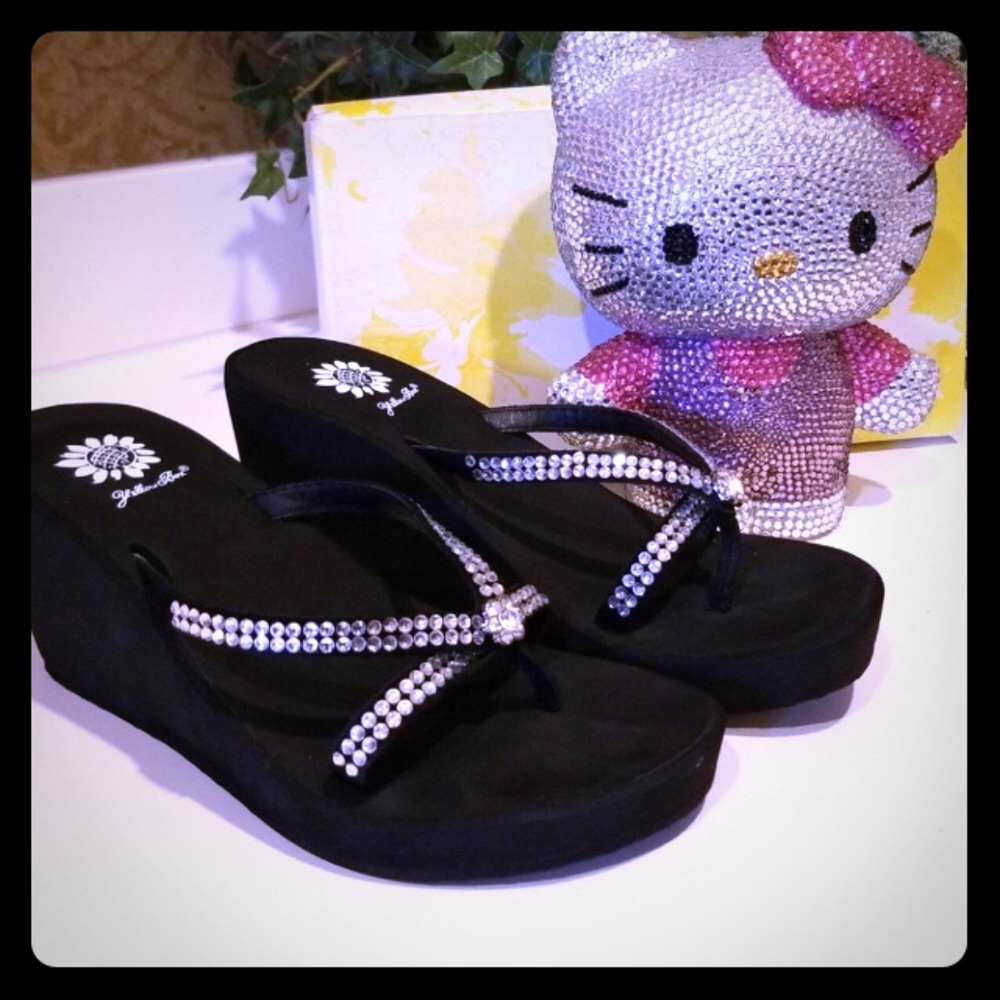 💎New💎 Yellow Box Gateway Sandals